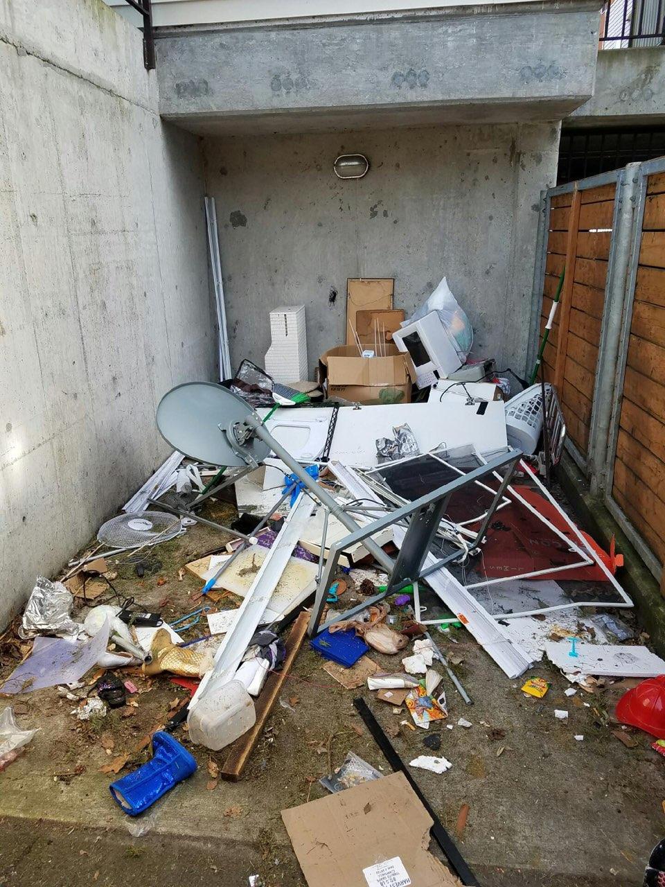 Before image of Garbage collection service in Seattle