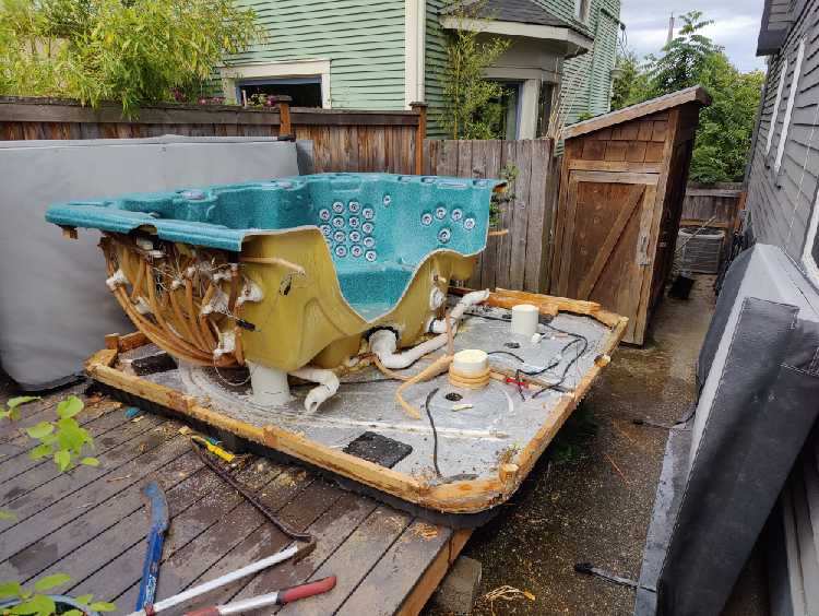 Hot tub removal in Seattle by Junk B Gone