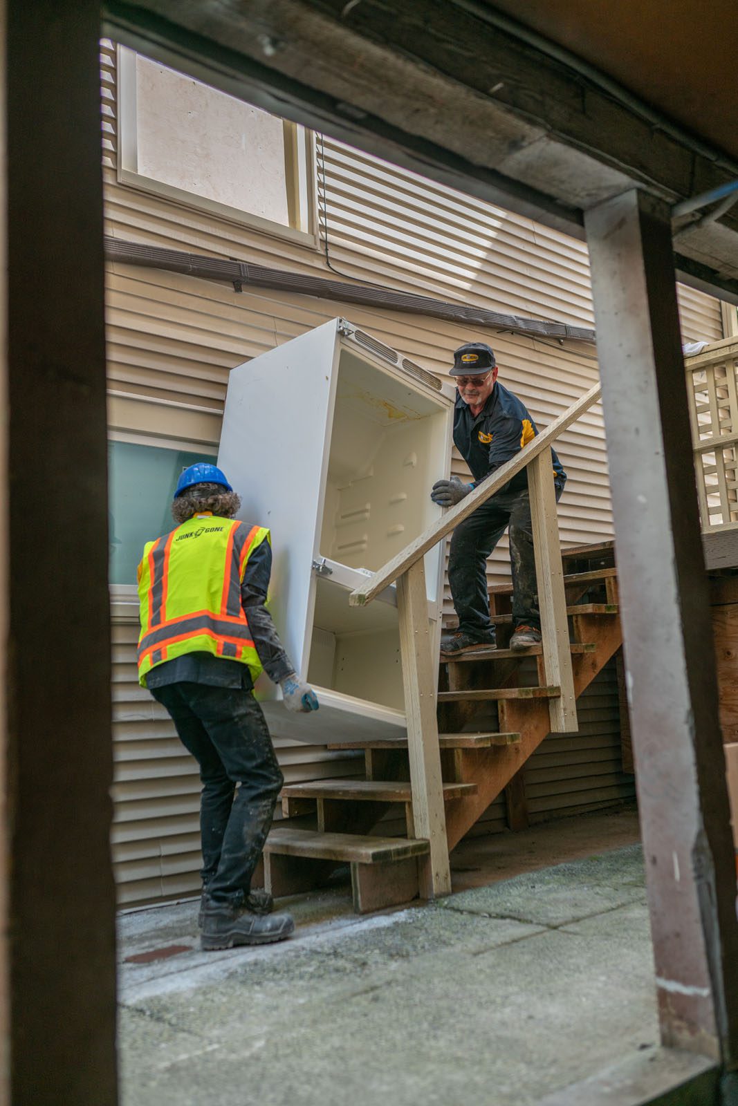 Refrigerator and appliance removal from Seattle apartment by Junk B Gone
