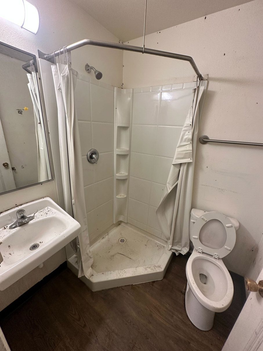 Clean apartment after junk removal