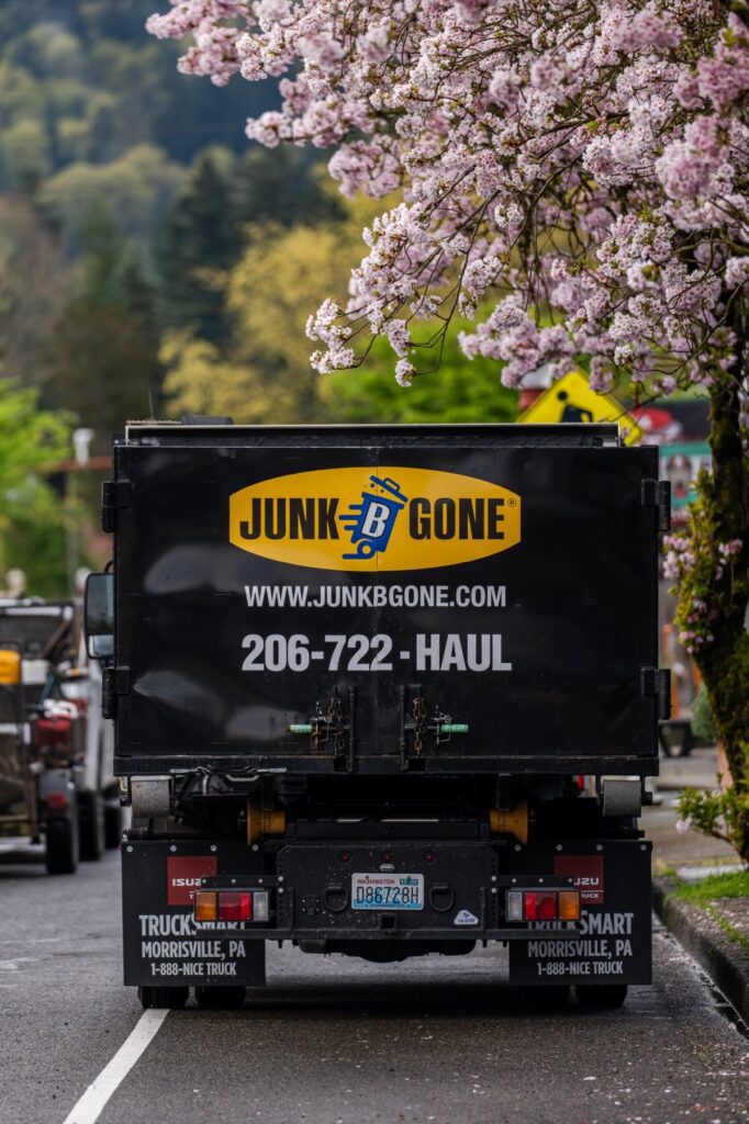 Junk B Gone truck in Issaquah, WA