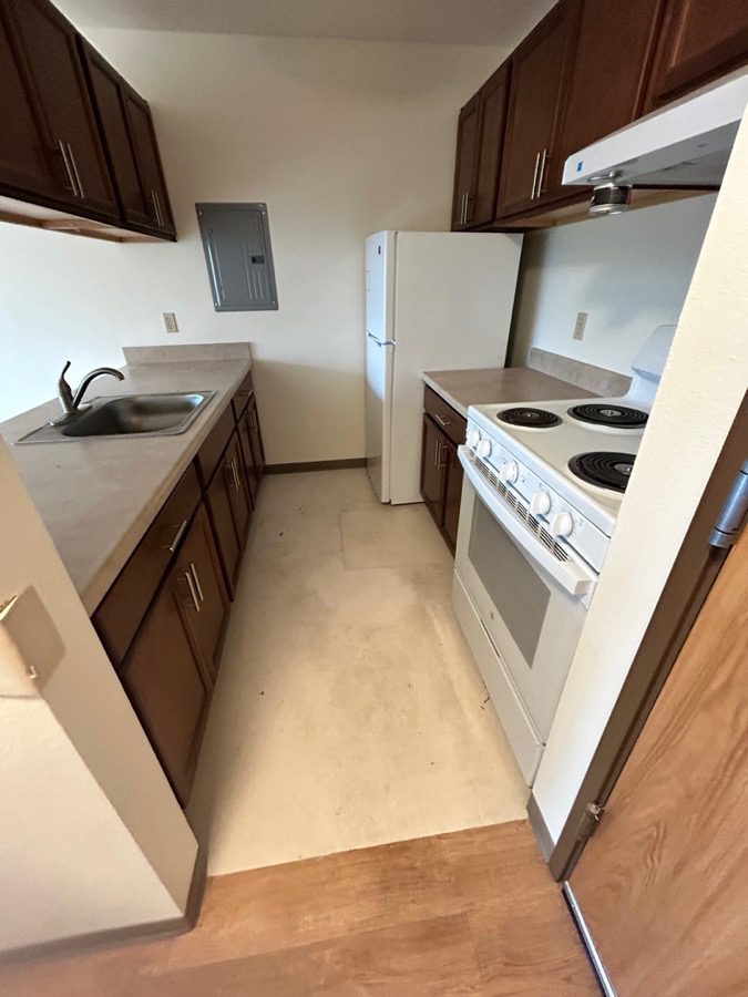Apartment kitchen cleared and re-lease ready at Elbert House Apartments, Bellevue