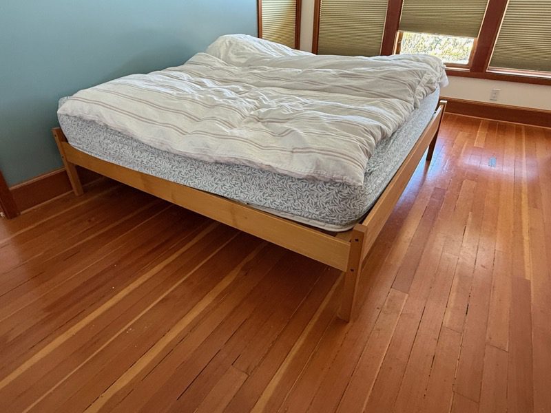 Bedroom cleanout in Seattle - Junk B Gone gently cleared a bedroom during a downsizing move