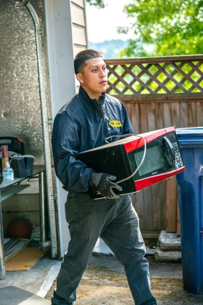Electronic recycling drop-off in Seattle