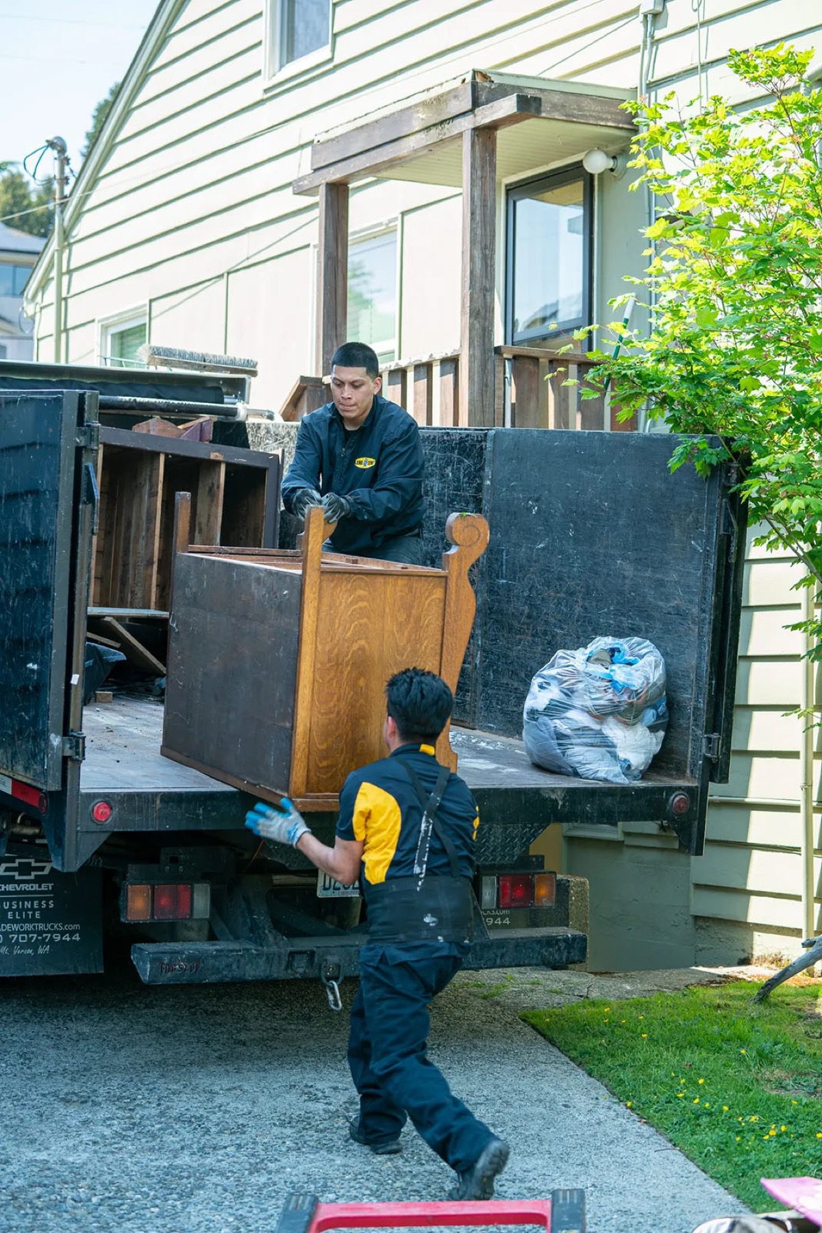 Team loading residential furniture