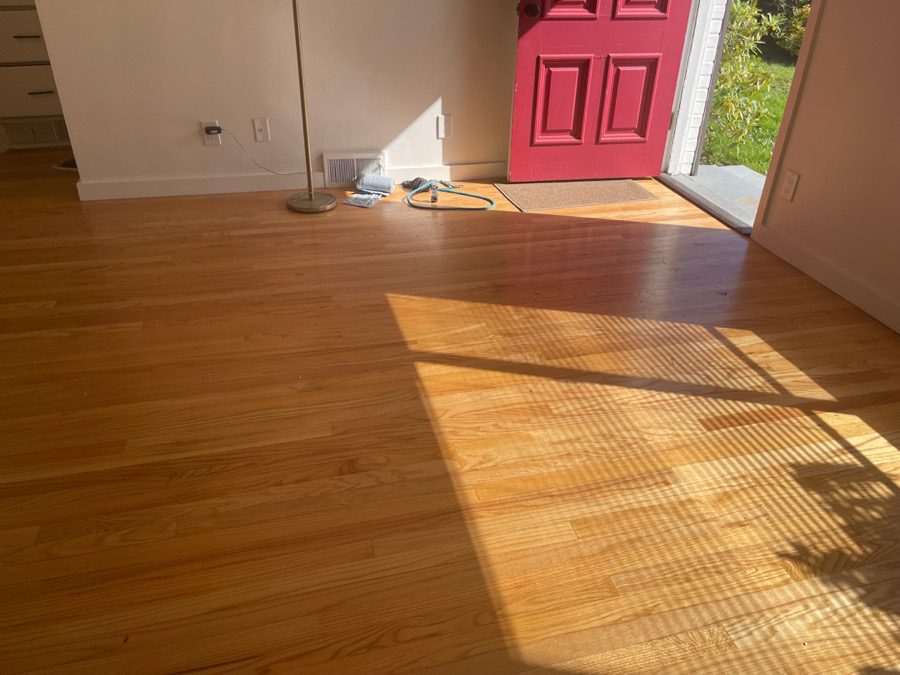 Estate cleanout in Seattle - Junk B Gone left a living room and entryway clean after clearing a home